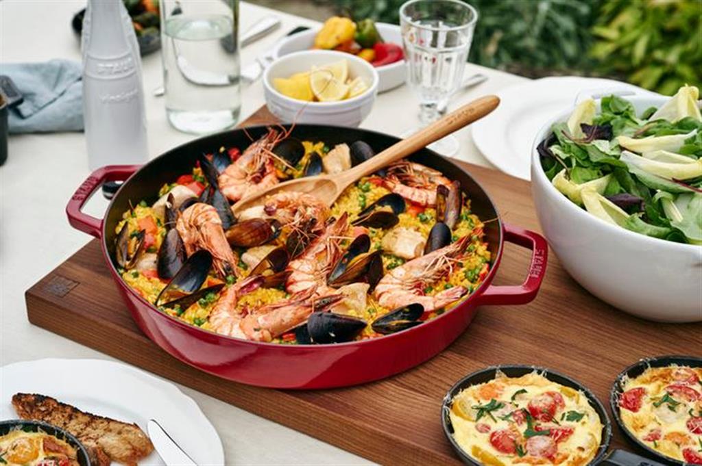 Paella By Staub Gatesc Ro